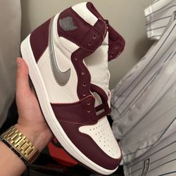 Jordan 1 Retro “Bordeaux” DEADSTOCK BRAND NEW SIZE 10