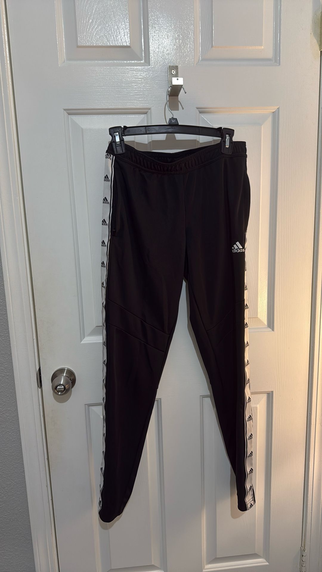 Women Small Adidas Sweatpant With Zipper Pockets