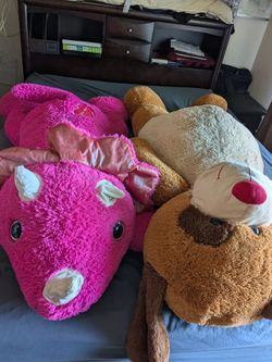 Jumbo Plushes 