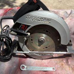 Skill Circular Saw-5250–7 1/2”, 2 1/2 HP—VG Condition, Project Blade, Wrench, 8’ Cord