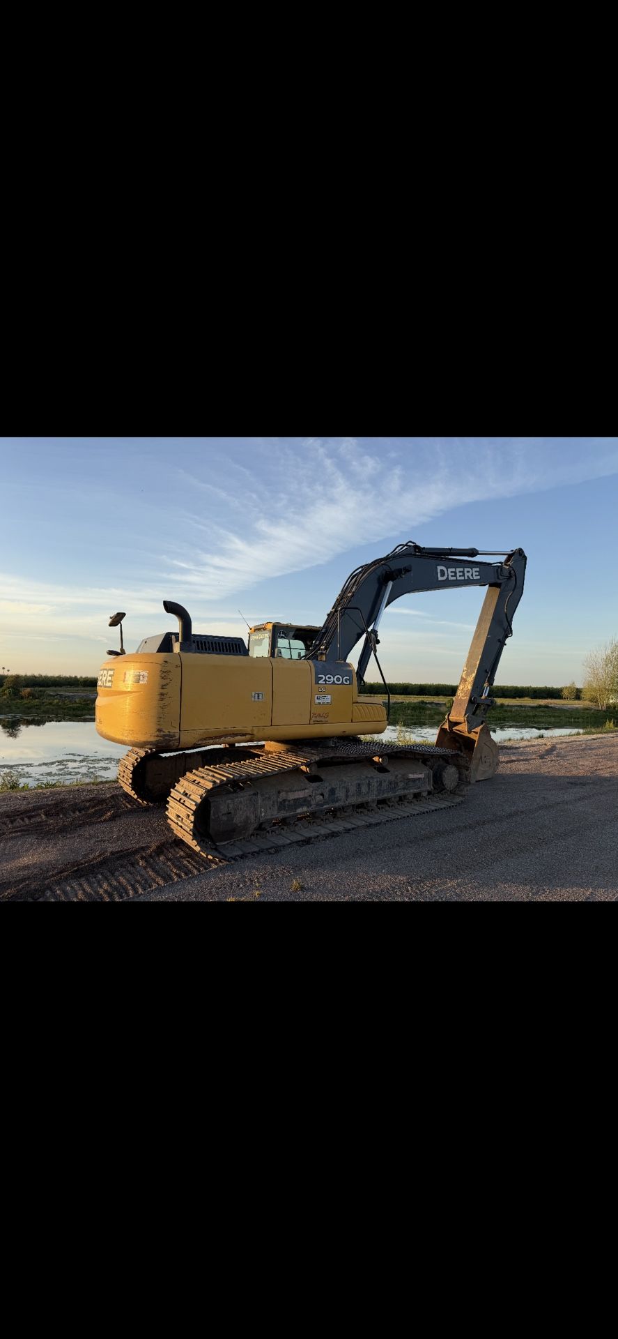 2015 290G Excavator 