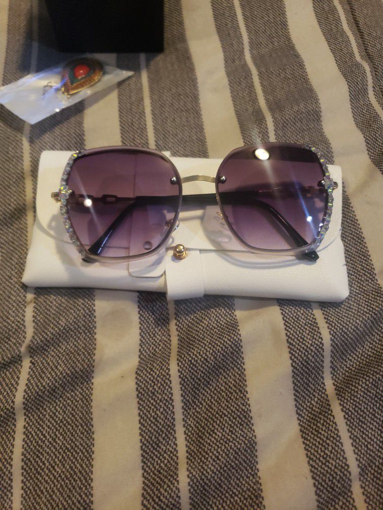 Womens Sunglasses With Leather Case