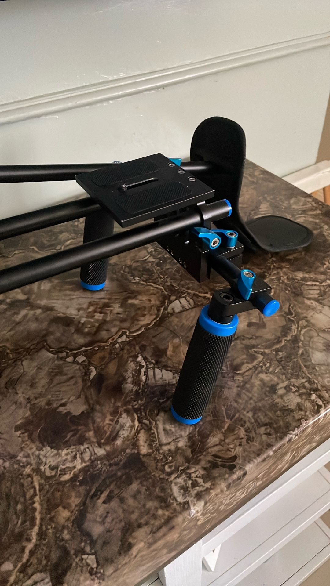 Neewer Brand..DSLR rig