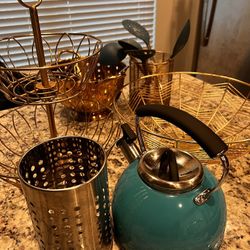 Kitchen Items( Pots & Pans, Utensils)