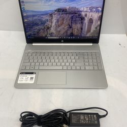 HP - 15.6" Touch-Screen Laptop - Intel Core i3 - 8GB Memory - 256GB SSD - Silver Notebook PC