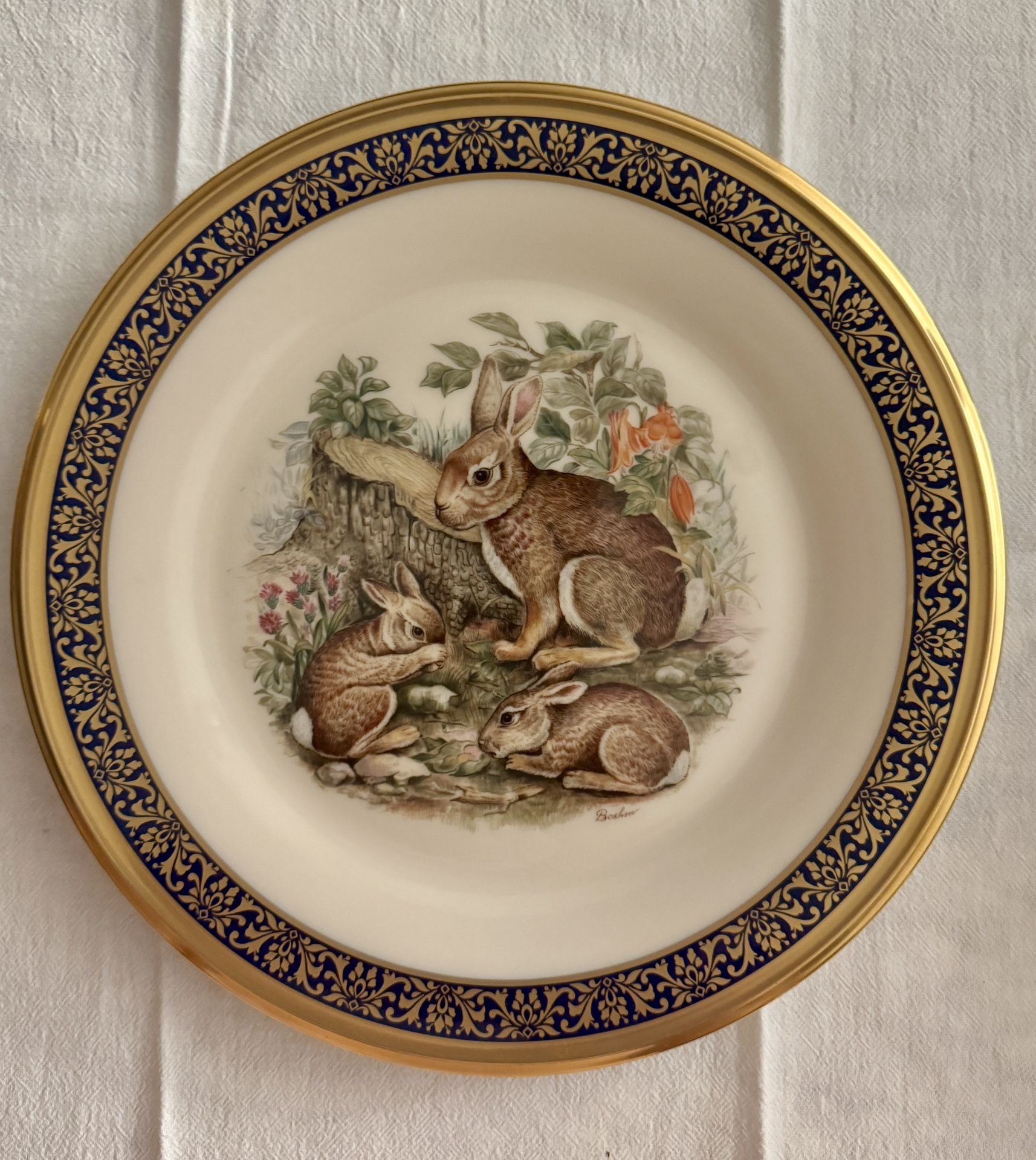 BRAND NEW! Lenox Porcelain “Cottontail Rabbits” Gold Collectible Dinner Plate