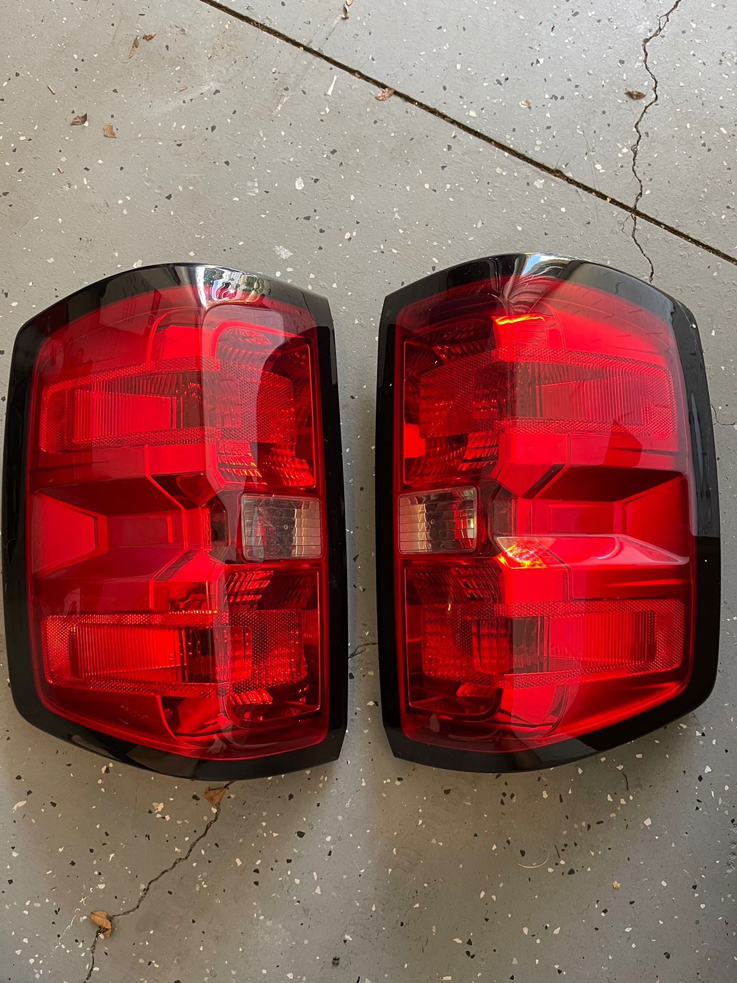 OEM 2014-15 Chevy Silverado Tail Lights