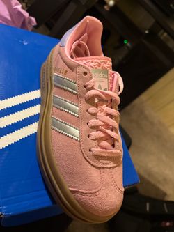 Adidas gazelle shoes women 5-5 1/2
