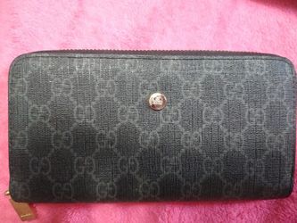 Black Gucci wallet