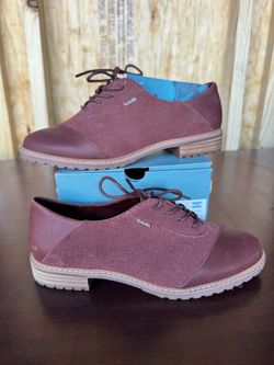 TOMS Oxford Lace-Up Shoes size 7 women’s
