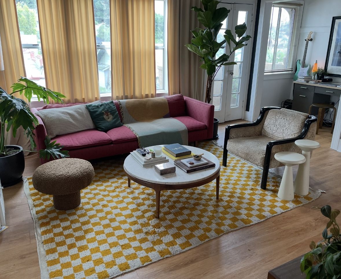 SOFA/COFFEE TABLE/LOUNGE CHAIR