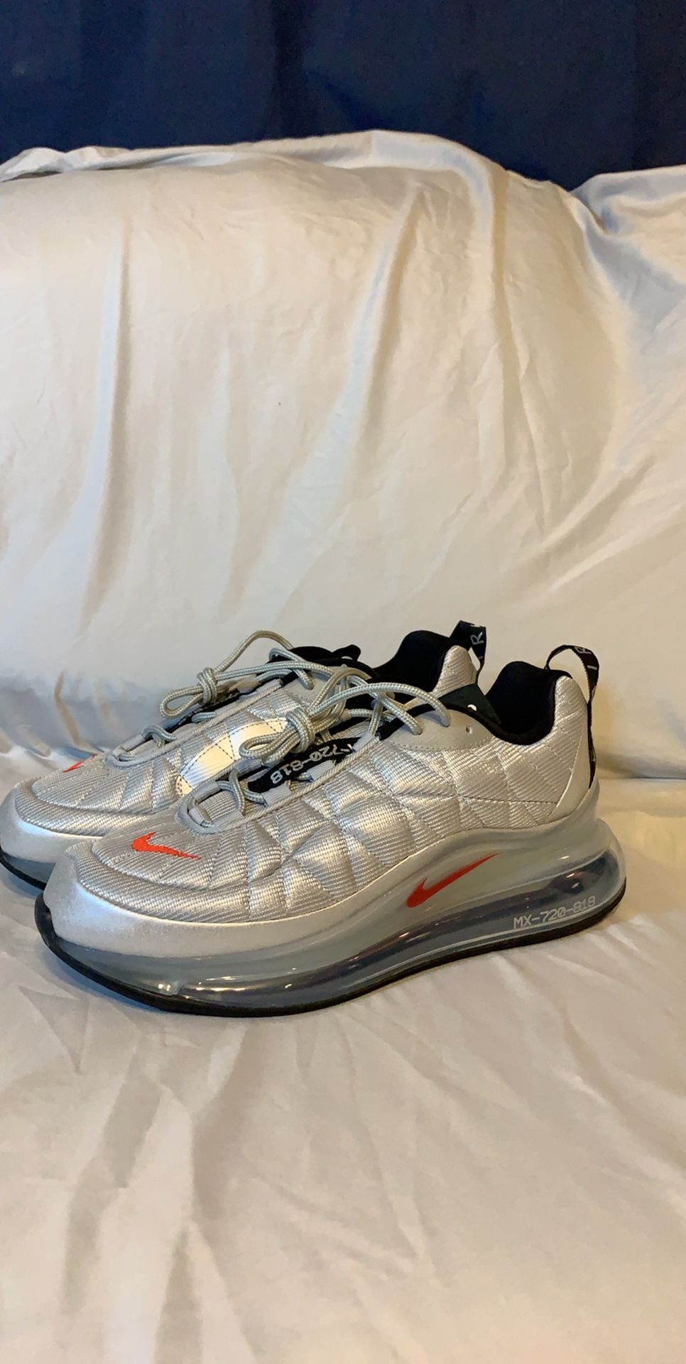 Nike Air Max 720-818 Metallic Silver CW2621-001 Mens 10