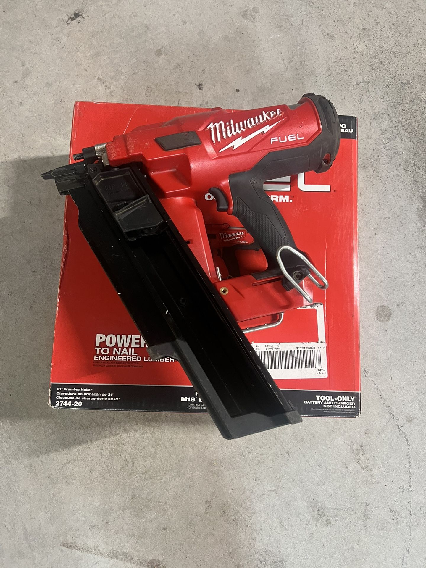 Milwaukee M18 FUEL 3-1/2 in. 18-Volt 21- Degree Lithium-lon Brushless Cordless Framing Nailer (Battery Not Included)