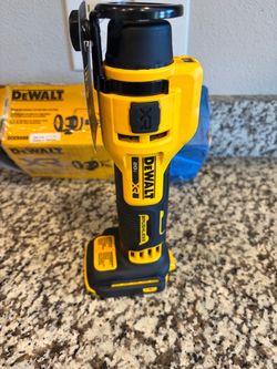 DEWALT 20V MAX XR Brushless Oscillating Multi-Tool