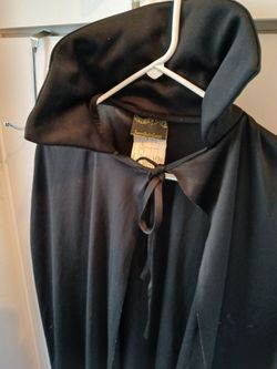 Underwraps Black vampire Cape Costume with Collar