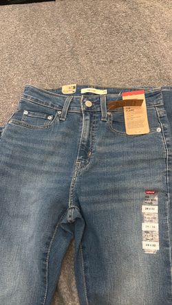 Flare Levi’s pants
