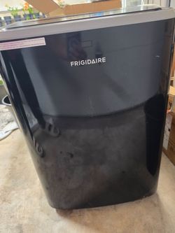FRIGIDAIRE AC UNIT