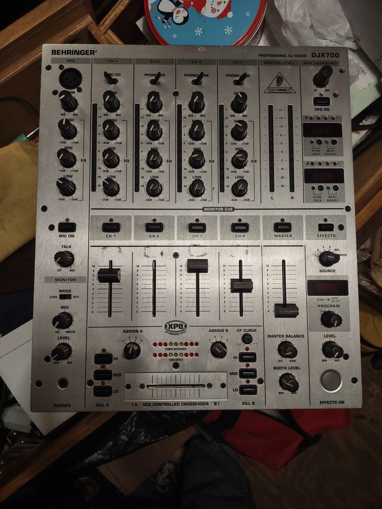 Behringer Pro Mixer DJX-700 USED