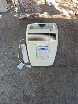 De'Longhi Pinguino 9,000 BTU Portable Air Conditioner – Good Condition!