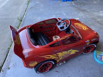 Power Wheels Disney·Pixar Cars 3 Lightning McQueen Ride-On, 6V