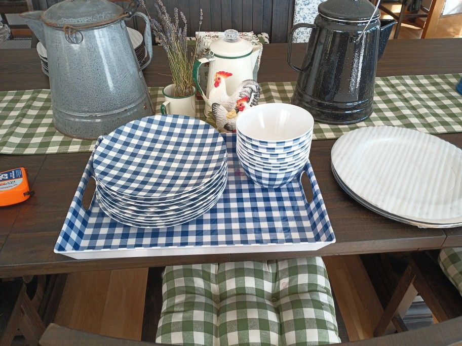 Blue Buffalo Checkered Melamine Serving Set