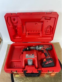 Old, working Milwaukee 18v 1/2” Cordless drill 0822-20 with 1 3Ah battery and charger in original case
