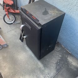 Electric BBQ Smoker