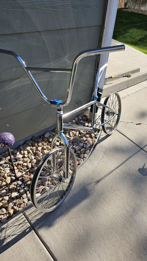1983 SCHWINN PREDATOR BMX