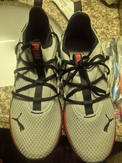 Barely worn Puma shoes