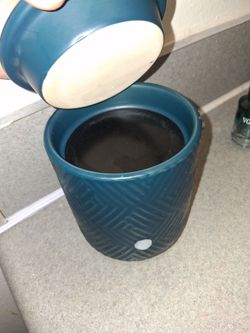 Wax warmer