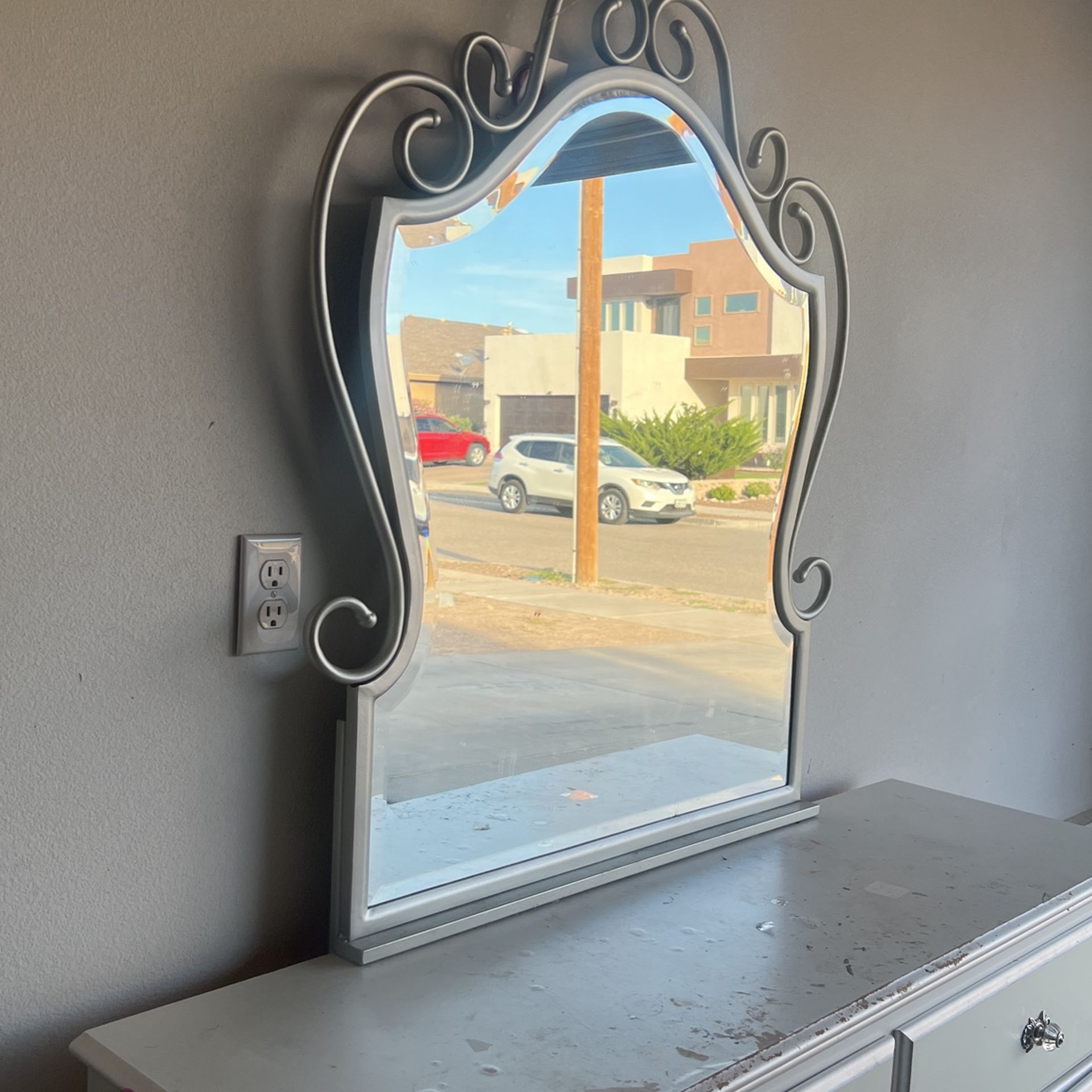 Vanity & Nightstand for Sale in El Paso, TX OfferUp
