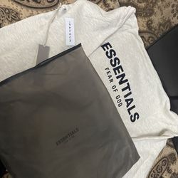 FEAR OF GOD ESSENTIAL