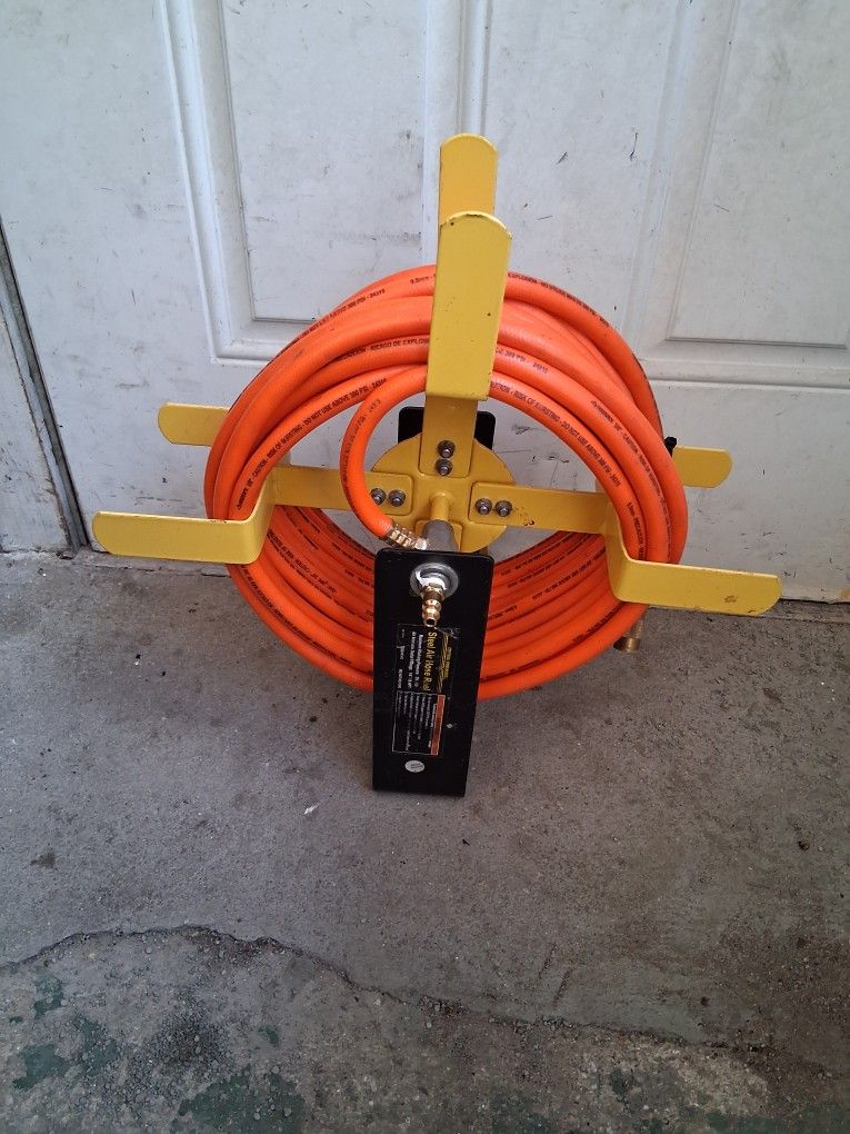 Yes. It's Available Central Pneumatic 50' Air Hose Reel