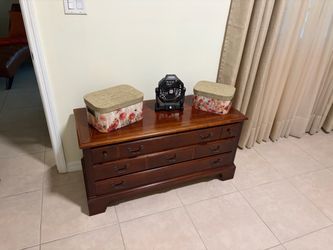 Bedroom chest