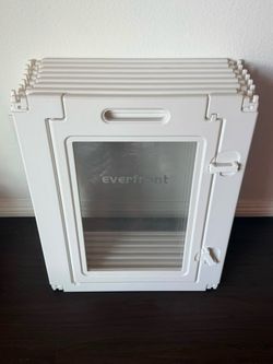 Everfront, 19 inches wide and 23.5 tall each leaf a total of 8 panels , first person that brings $50 firm take it Costa Mesa