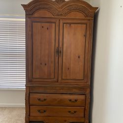 Entertainment Center With Drawers 