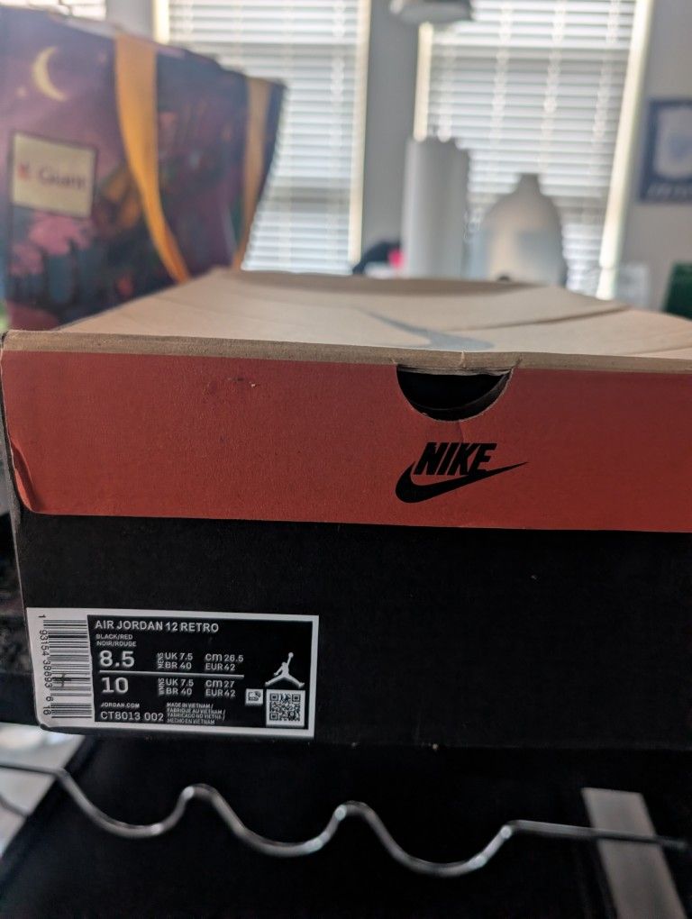 Air Jordan Retro 12 Black/Red Size 8.5