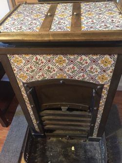 Trenton floral tile stove