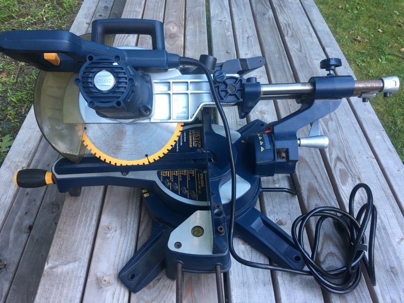 GMC 15 Amp 10-Inch Dual Bevel Compound Miter Saw