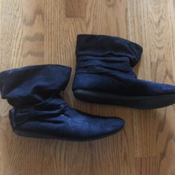 Ladies Black Boots Sizes 9
