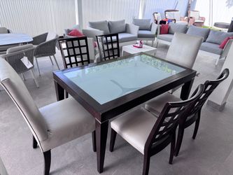 Dinner Table - Expandable - Custom Upholstery