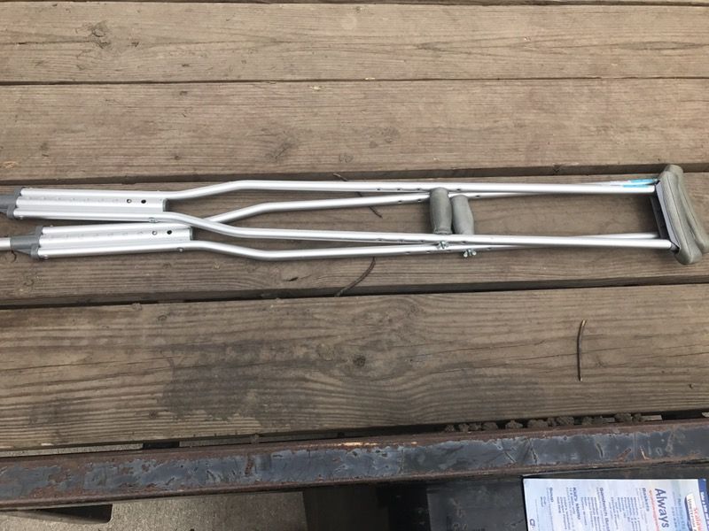 Set of crutches