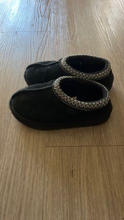 Black Uggs Tasman