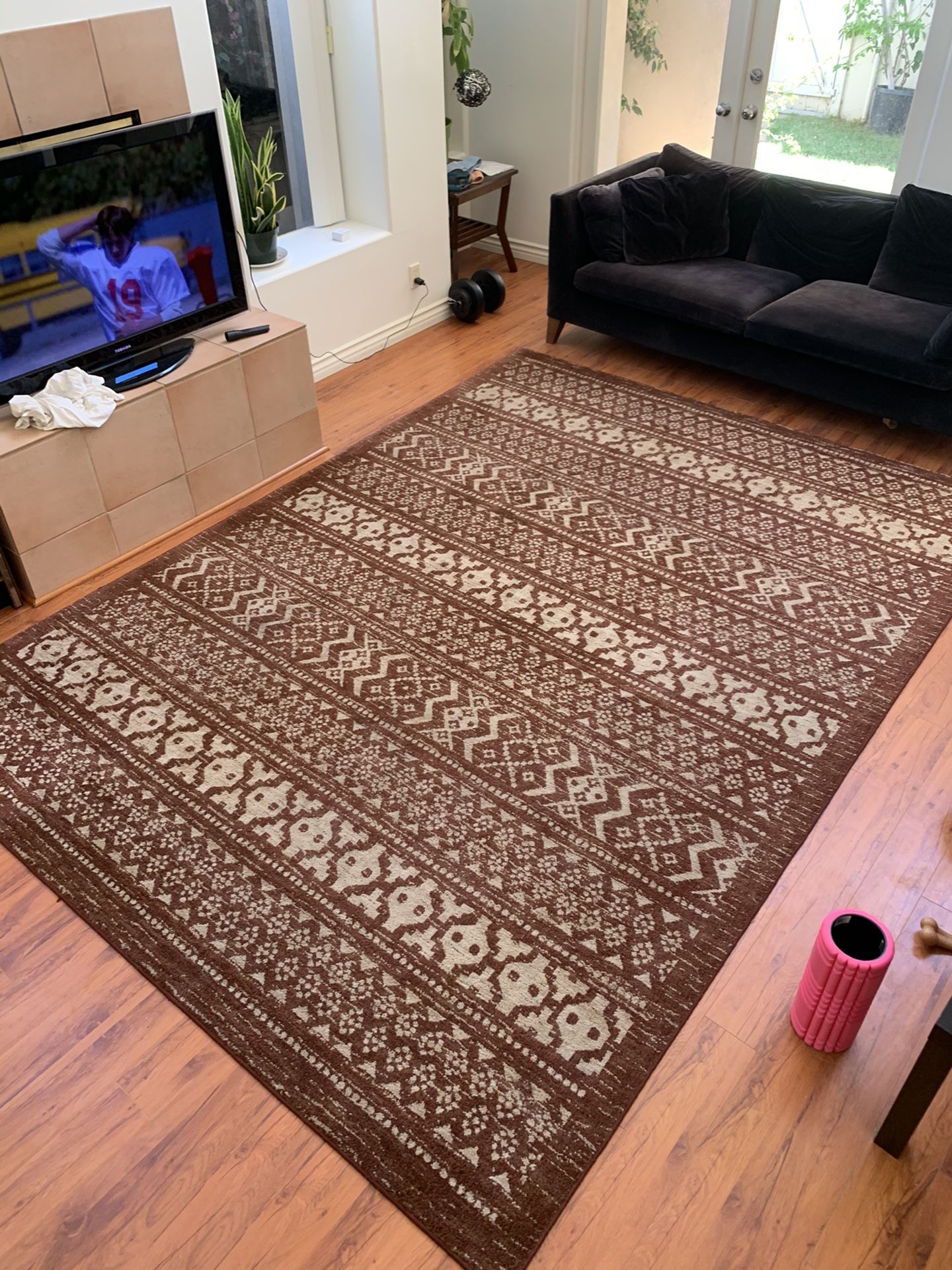 Large area rug!!