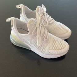Nike Youth 4.5 Or Is Equivalent To Women’s Size 6