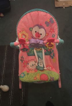 Baby swing Fisher price.