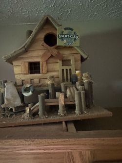 Wood bird house