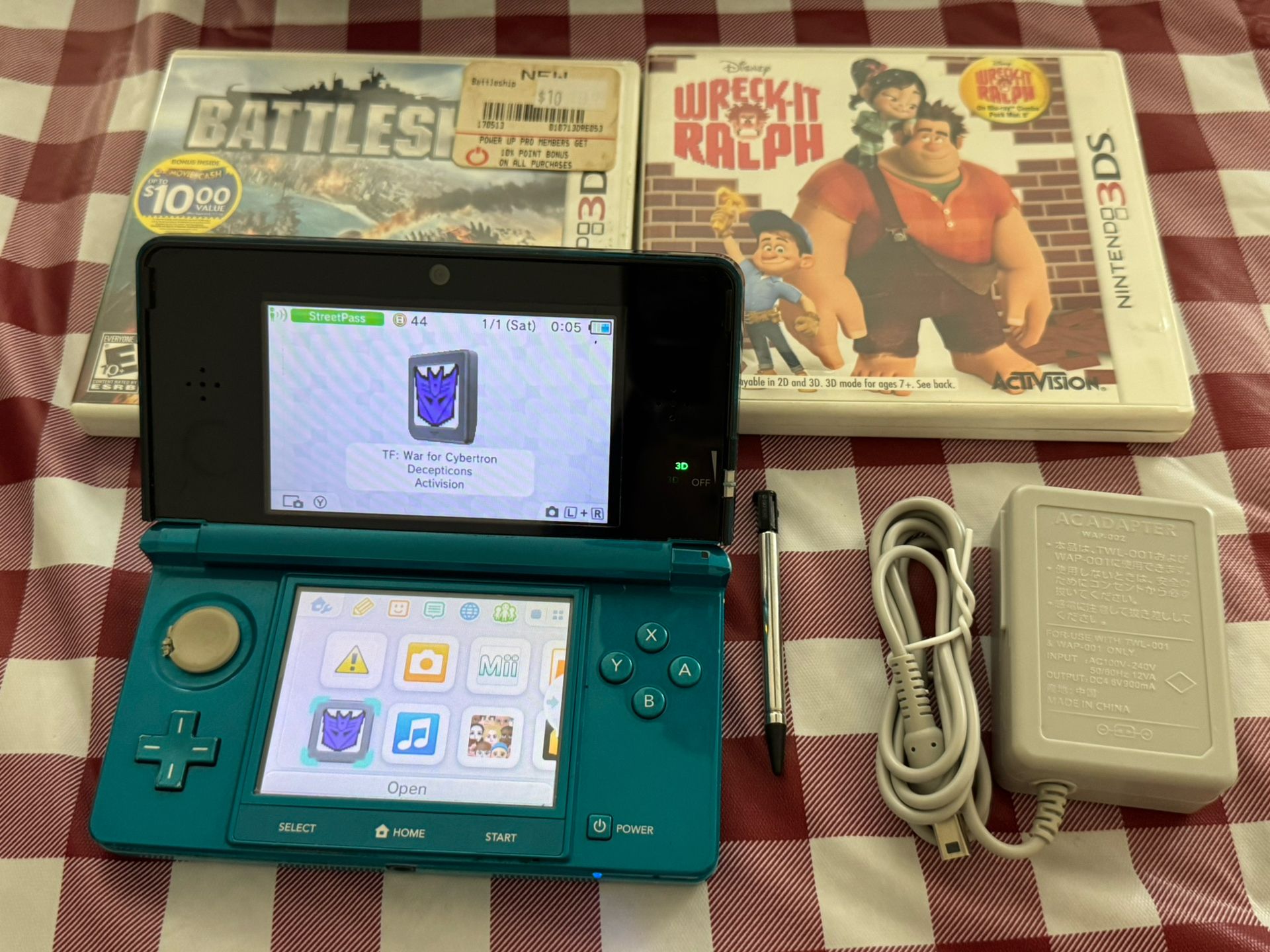 Nintendo 3DS Aqua Blue Bundle!