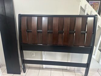 Queen bedroom set