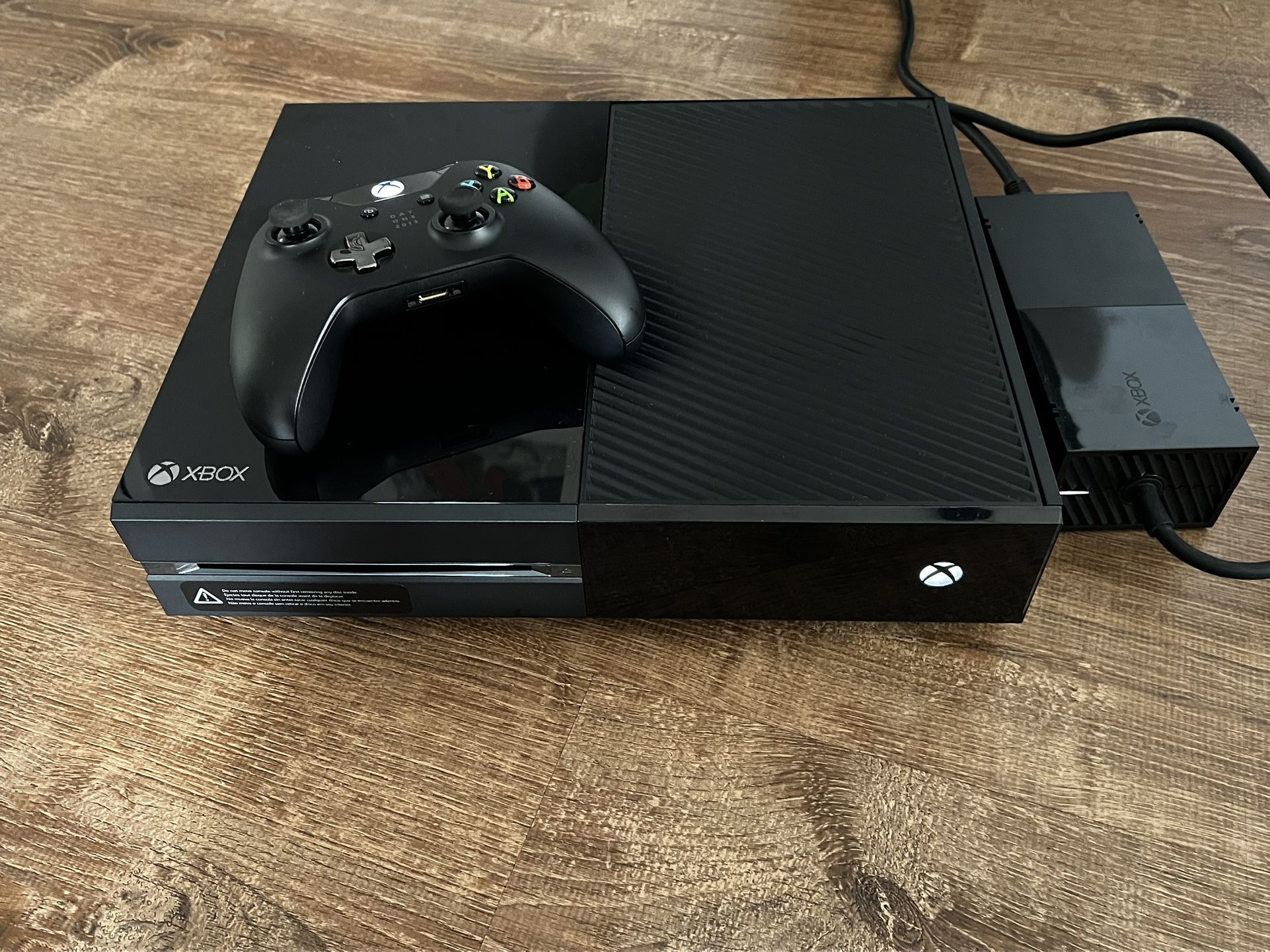 Xbox One - Day One Edition